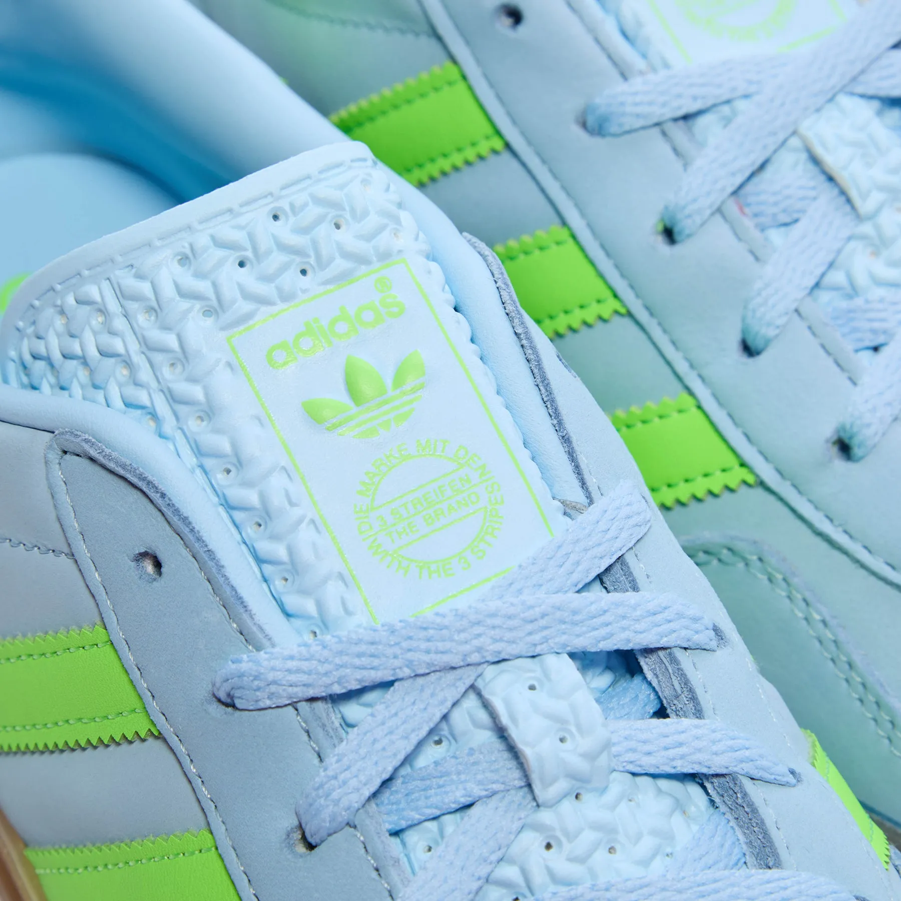 adidas Womens Gazelle Indoor (Clear Sky/Solar Green/Gum)