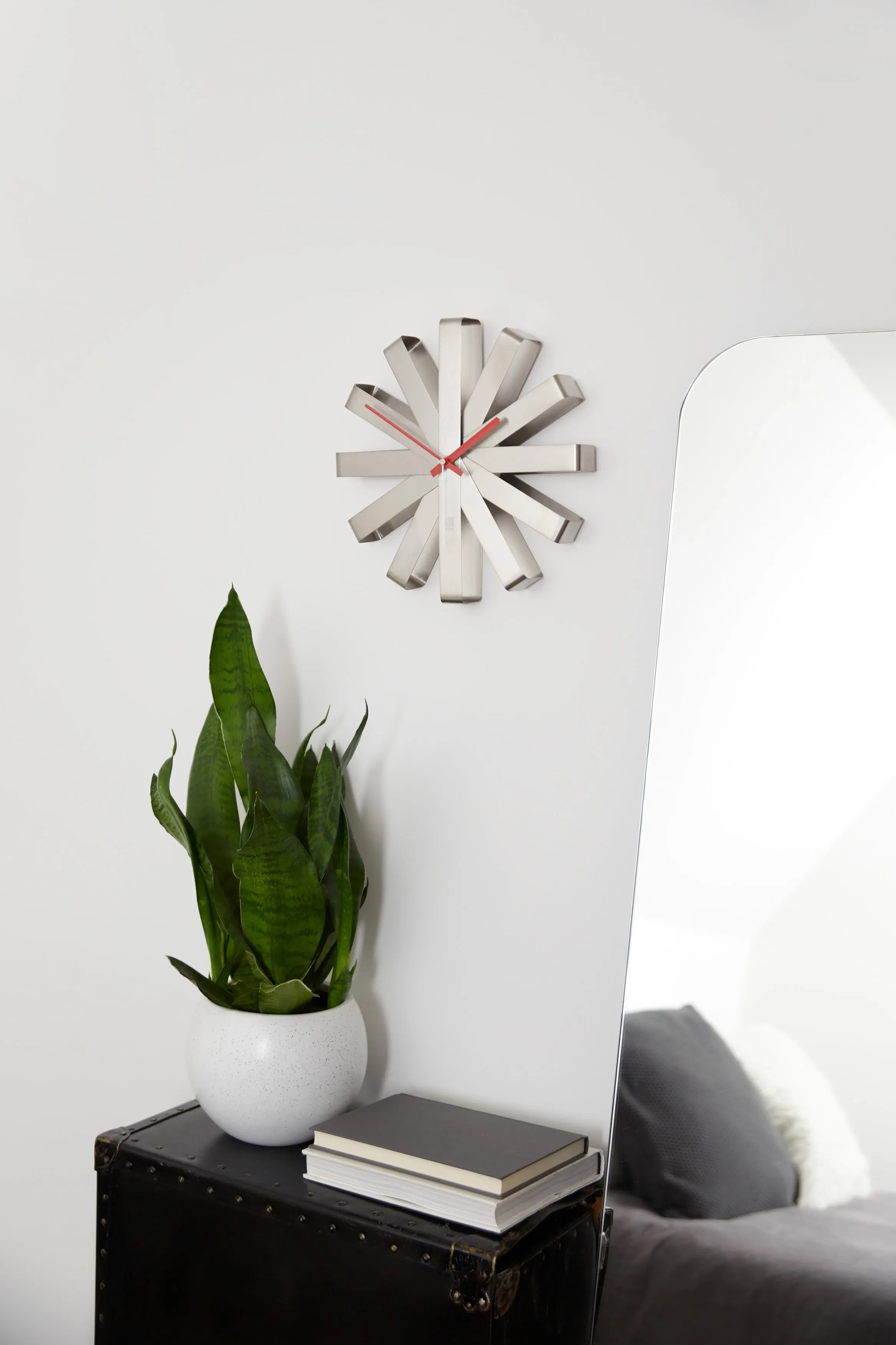 Ribbon Wall Clock